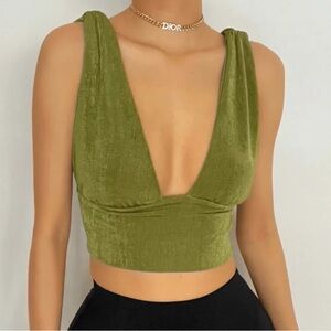 Green crop tank top | size small